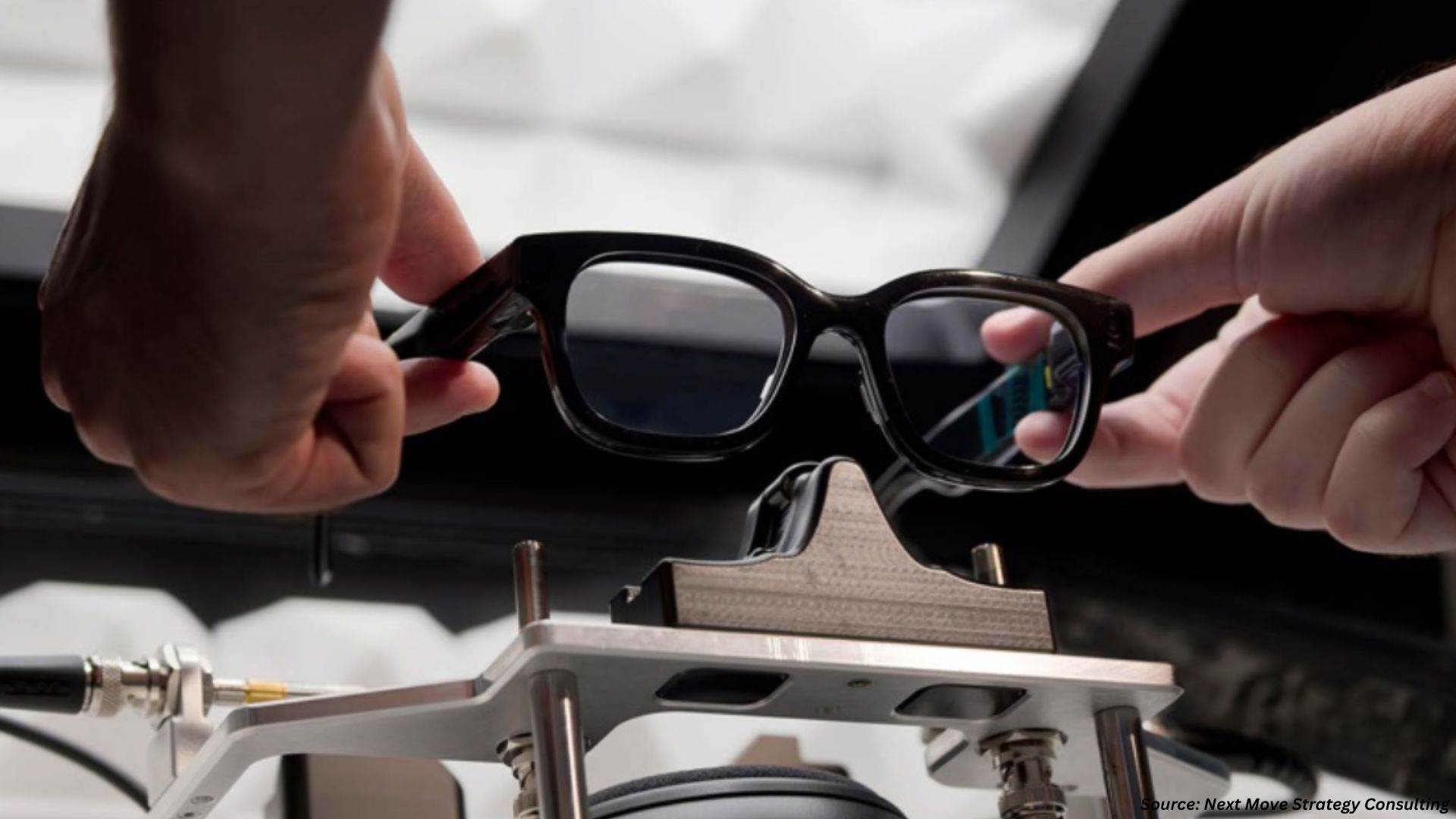 Samsung and Magic Leap Advance Waveguide Displays